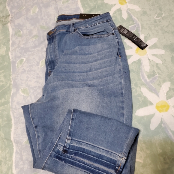NWT Elliott & Vine Denium Jeans - Picture 7 of 7